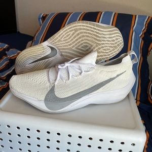 Nike Vapor Street Flyknit “Wolf Grey” running shoe